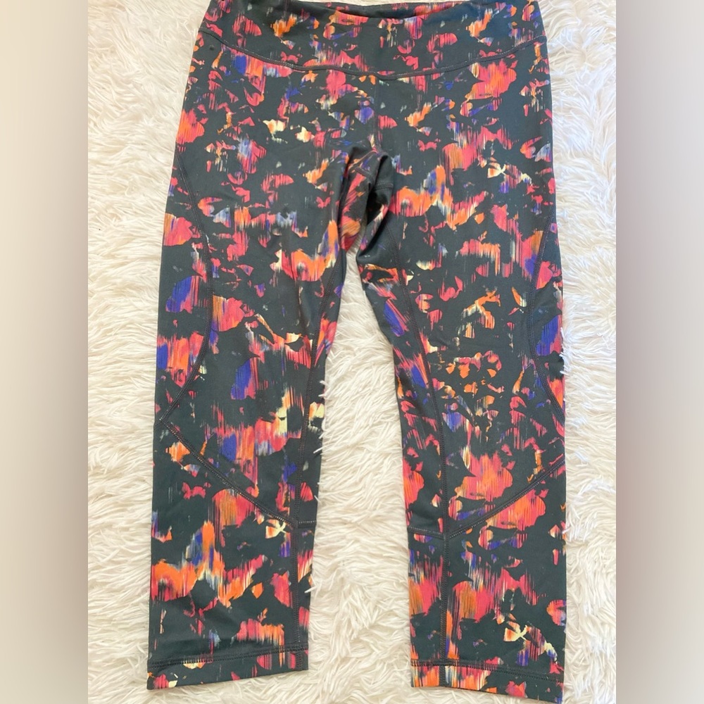 Zella Womens Size Medium Leggings Crop Capri Colorful, Floral Print ￼